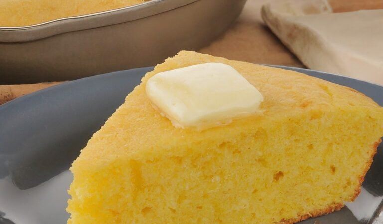 A Simple and Delicious No-Egg Cornbread Recipe